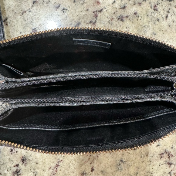 DKNY Wristlet Wallet Faux Snakeskin Leather‎ Clutch - Picture 5 of 11